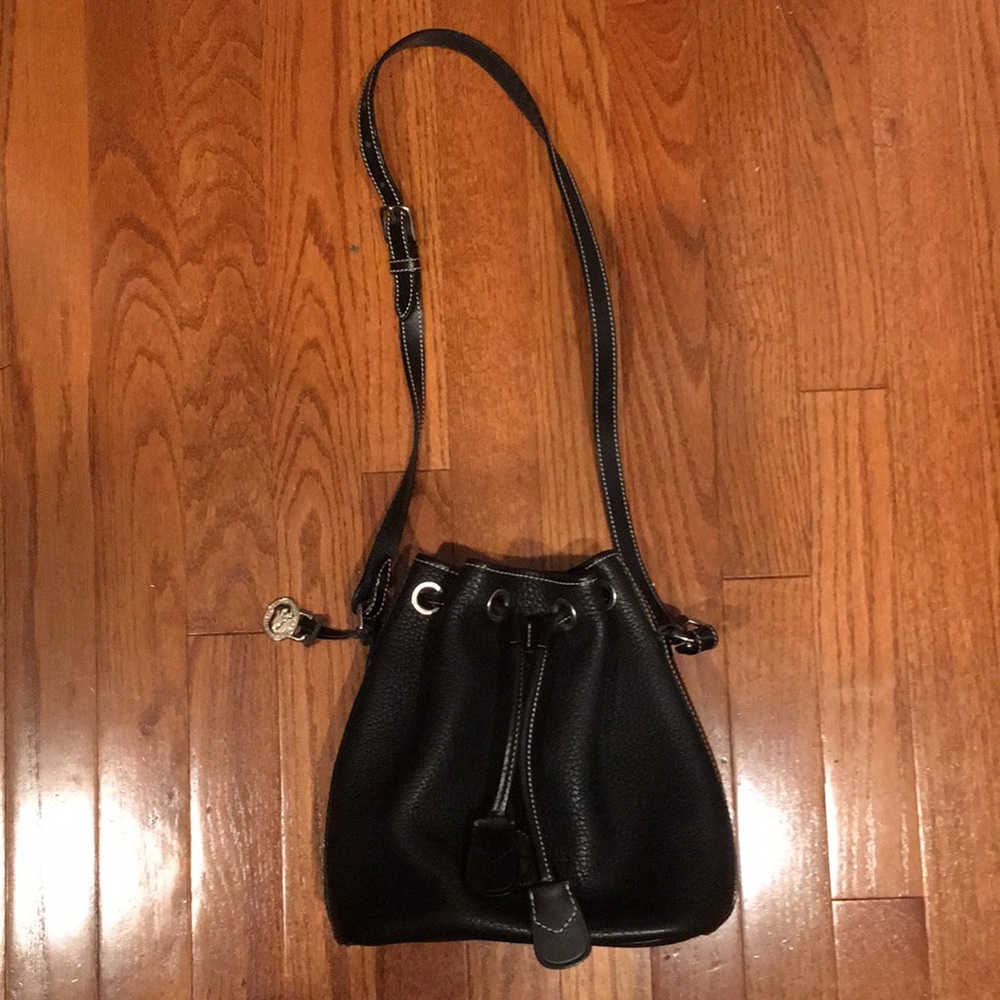 Small drawstring Dooney and Bourke leather bag